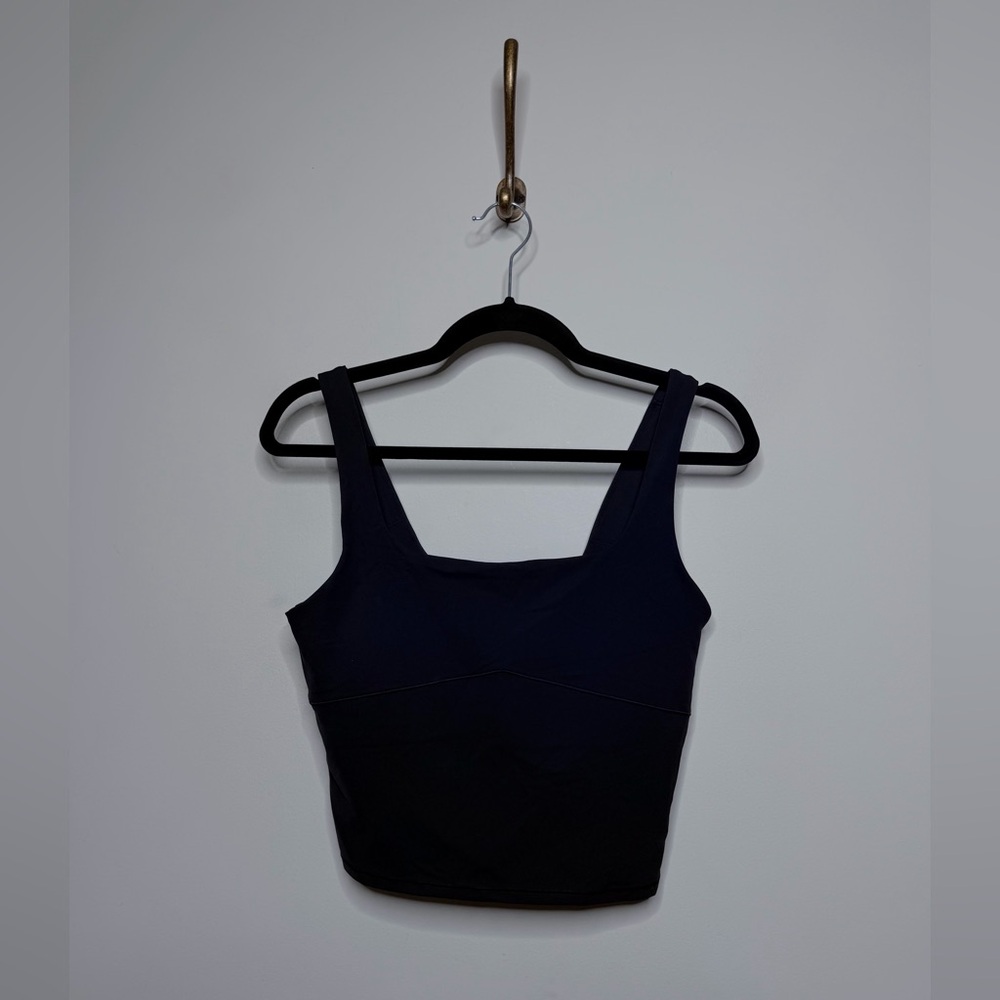 Vuori AllTheForm Support Tank in Black - Picture 4 of 6